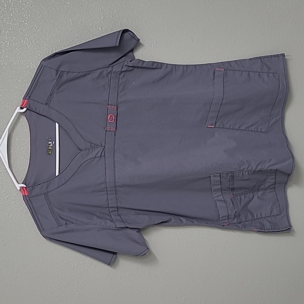 WonderWink scrub top